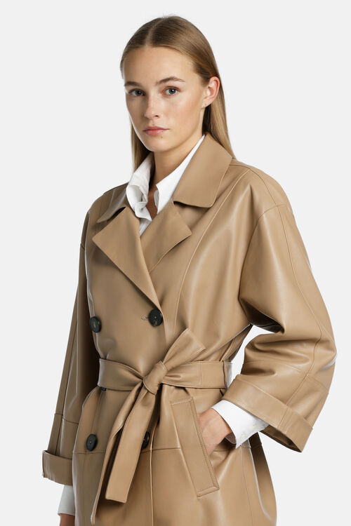 Trench in pelle